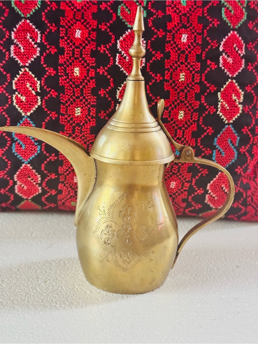 Vintage Brass Decorative Coffee Dallah - Gold Finish